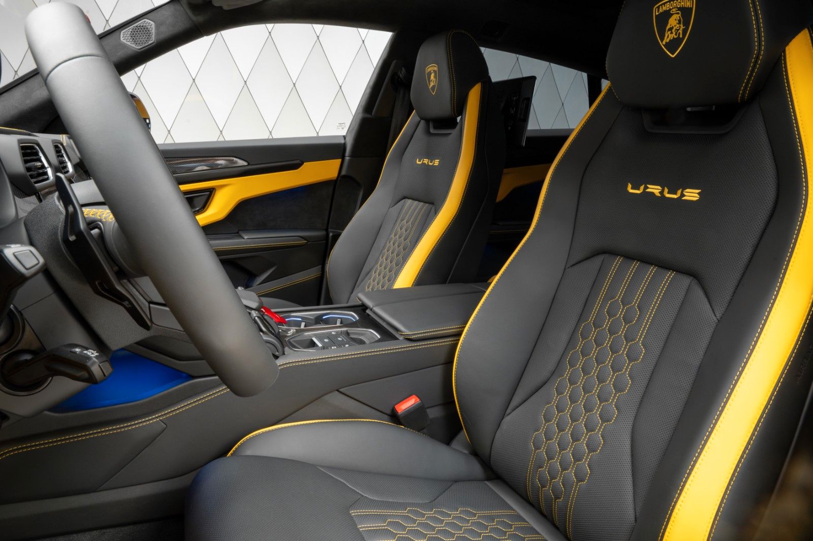 Lamborghini Urus S 2023 YELLOW/BLACK-YELLOW MASSAGE B&O PANO