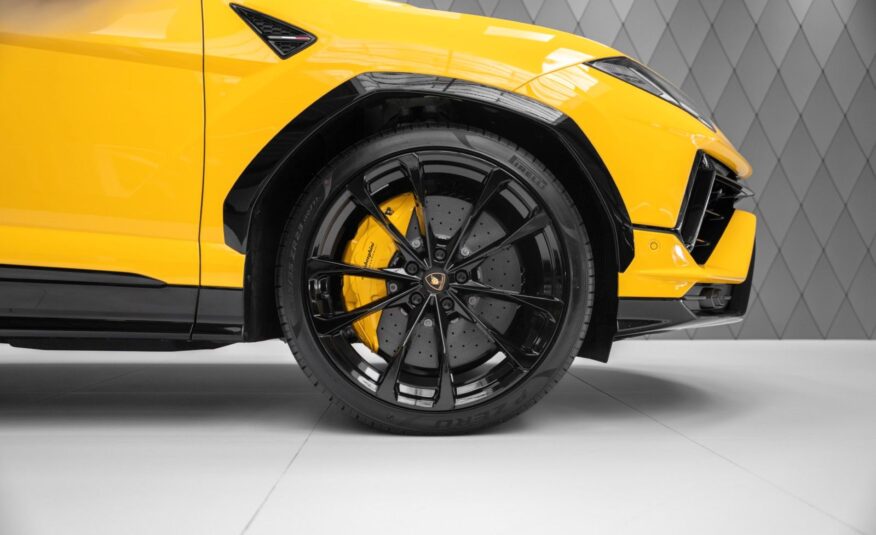 Lamborghini Urus S 2023 YELLOW/BLACK-YELLOW MASSAGE B&O PANO