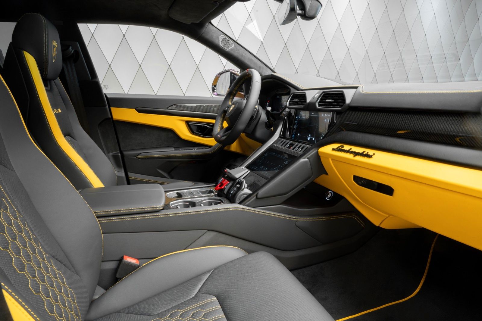 Lamborghini Urus S 2023 YELLOW/BLACK-YELLOW MASSAGE B&O PANO