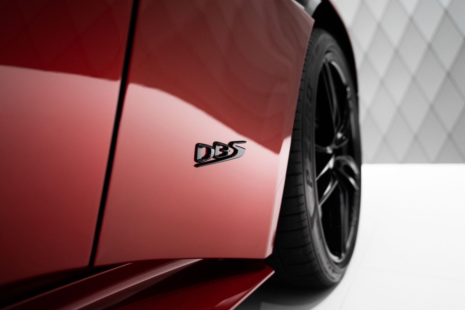 Aston Martin DBS COUPÉ SPECIAL RED/BLACK-RED CARBON SPORTSEAT