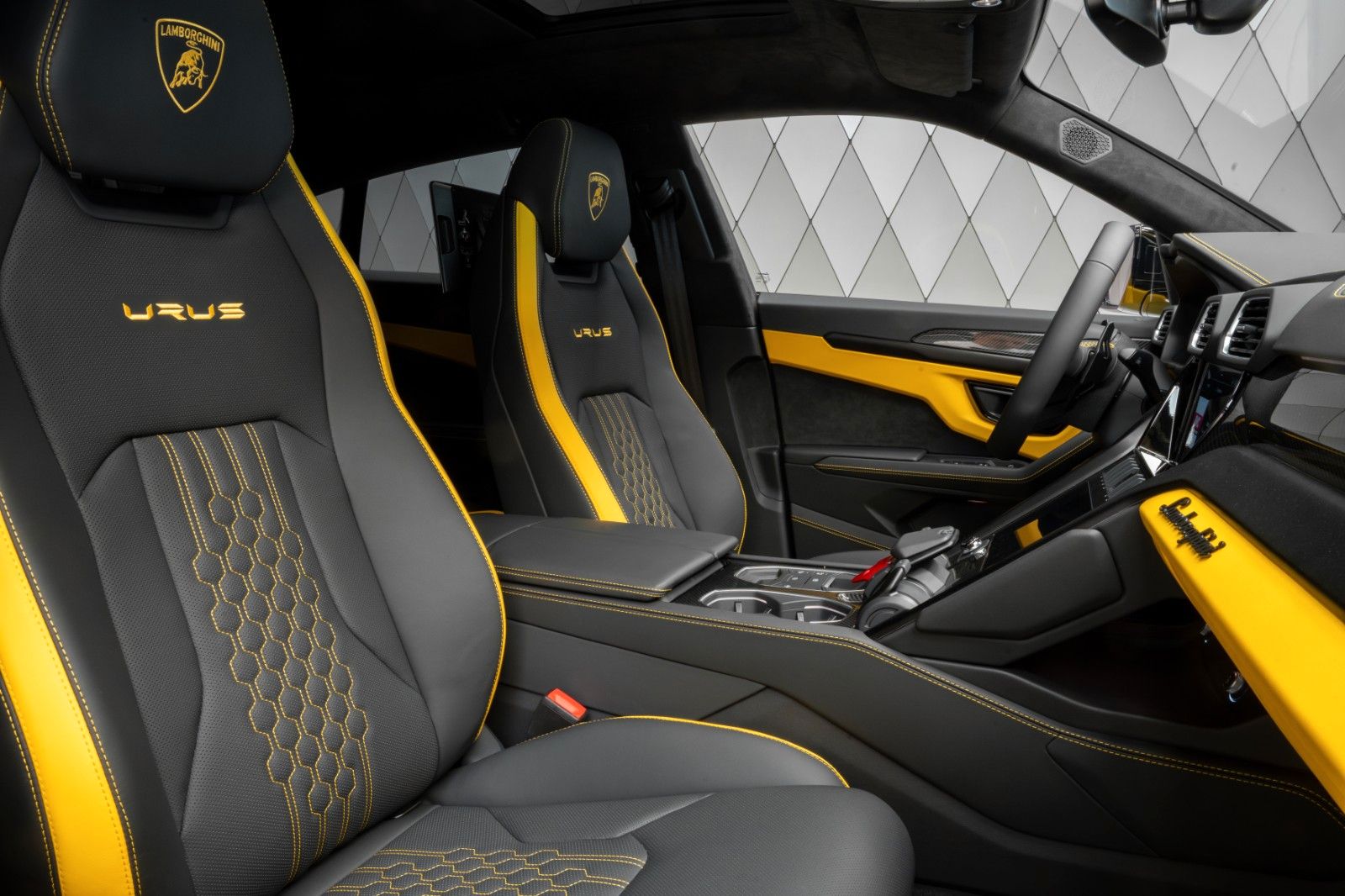 Lamborghini Urus S 2023 YELLOW/BLACK-YELLOW MASSAGE B&O PANO