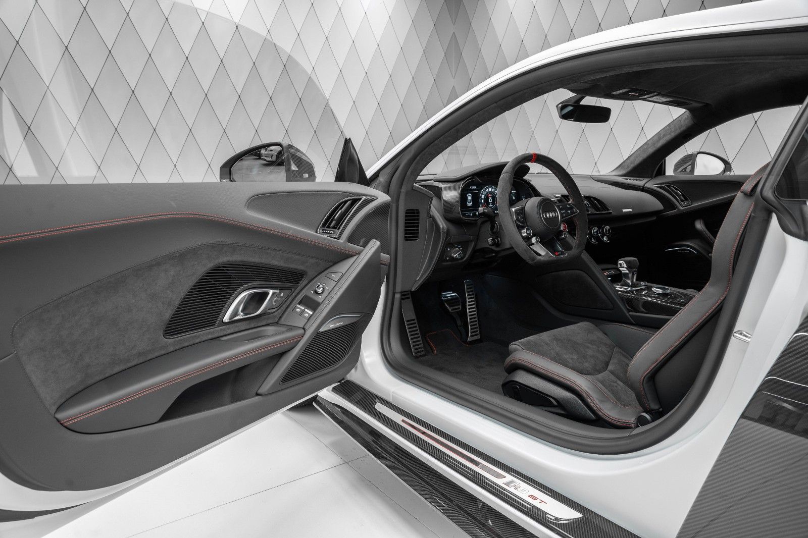Audi R8 GT S-TRONIC GREY/BLACK CARBON BANG&OLUFSEN