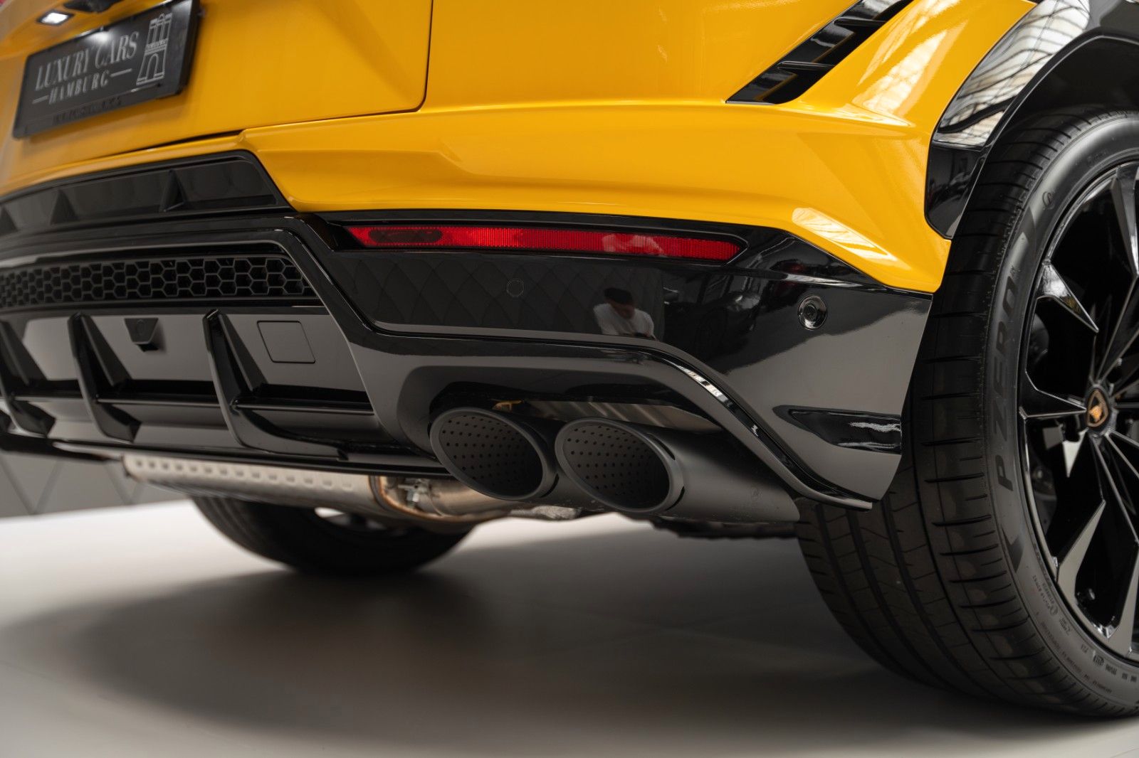Lamborghini Urus S 2023 YELLOW/BLACK-YELLOW MASSAGE B&O PANO