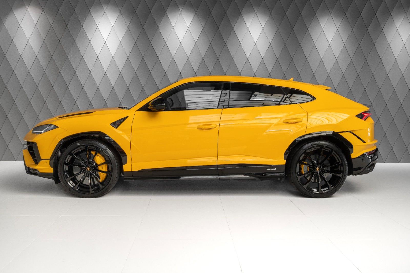 Lamborghini Urus S 2023 YELLOW/BLACK-YELLOW MASSAGE B&O PANO