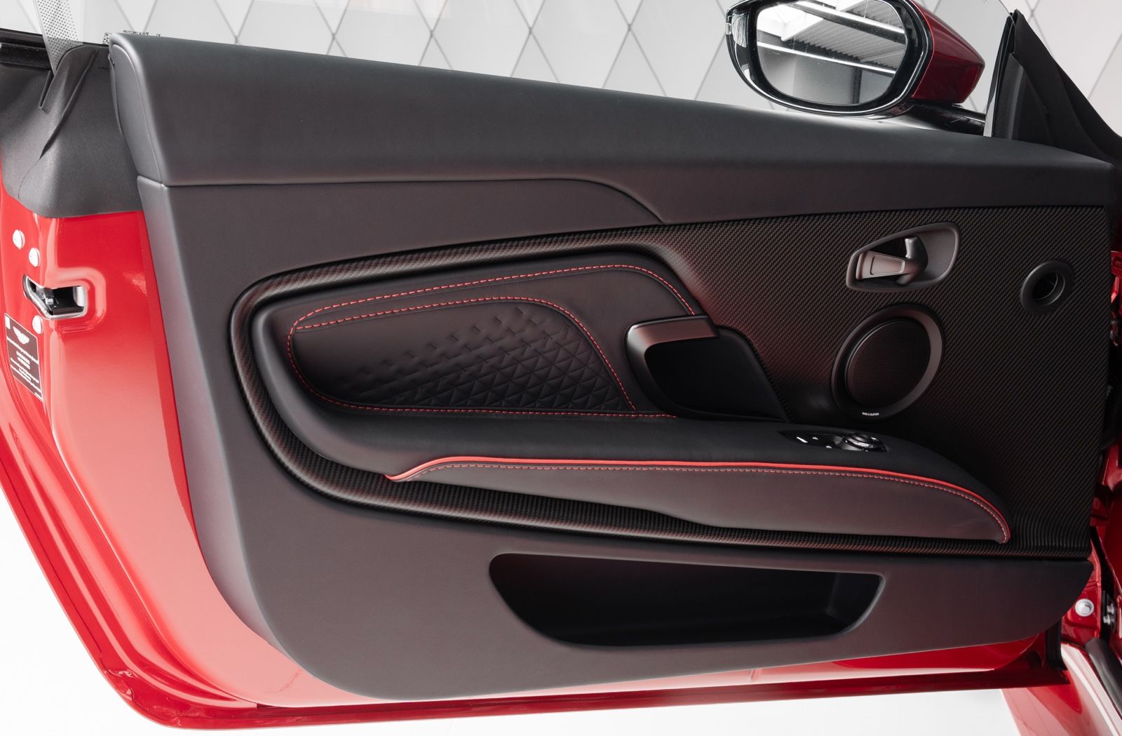 Aston Martin DBS COUPÉ SPECIAL RED/BLACK-RED CARBON SPORTSEAT