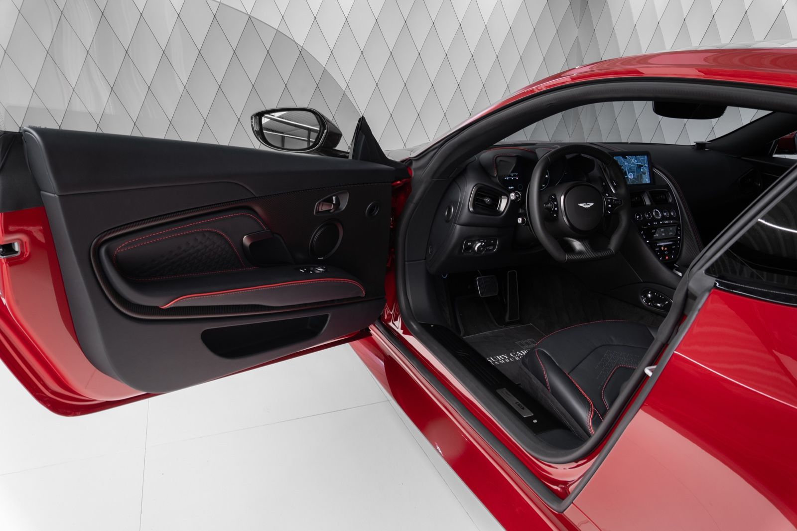 Aston Martin DBS COUPÉ SPECIAL RED/BLACK-RED CARBON SPORTSEAT