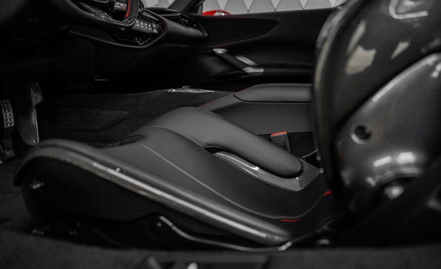 Ferrari SF90 SPIDER RED / BLACK CARBON RACING SEATS LIFT