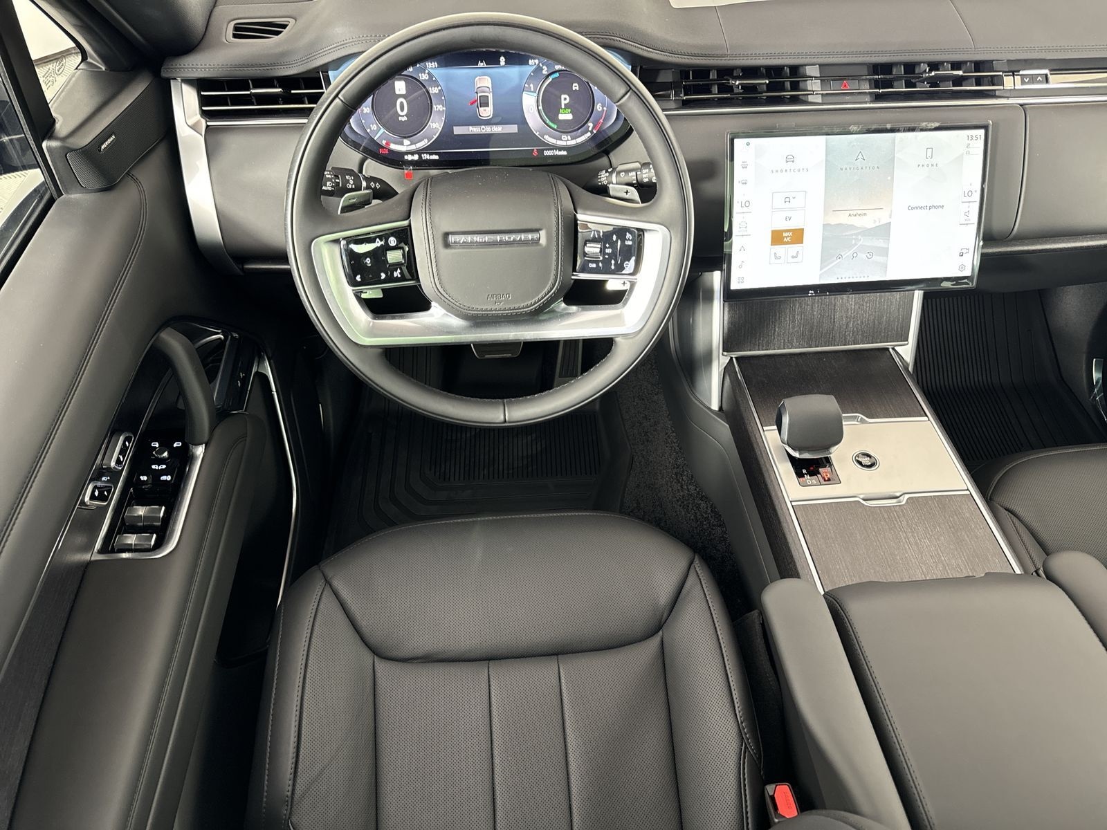 2025 Land Rover Range Rover SE