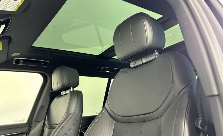 2025 Land Rover Range Rover SE