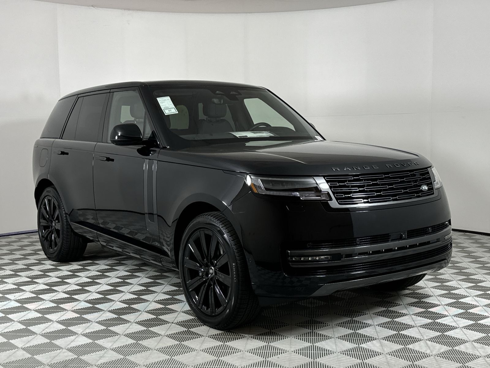 2025 Land Rover Range Rover SE