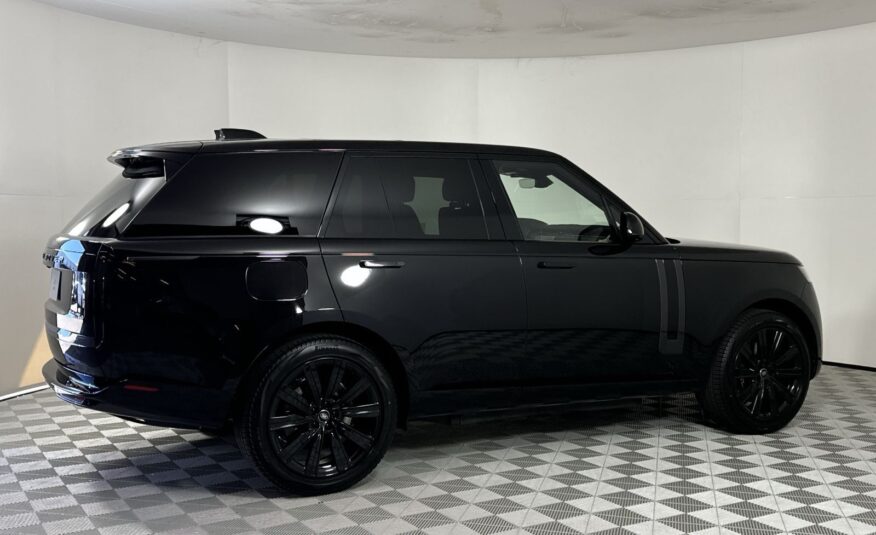 2025 Land Rover Range Rover SE
