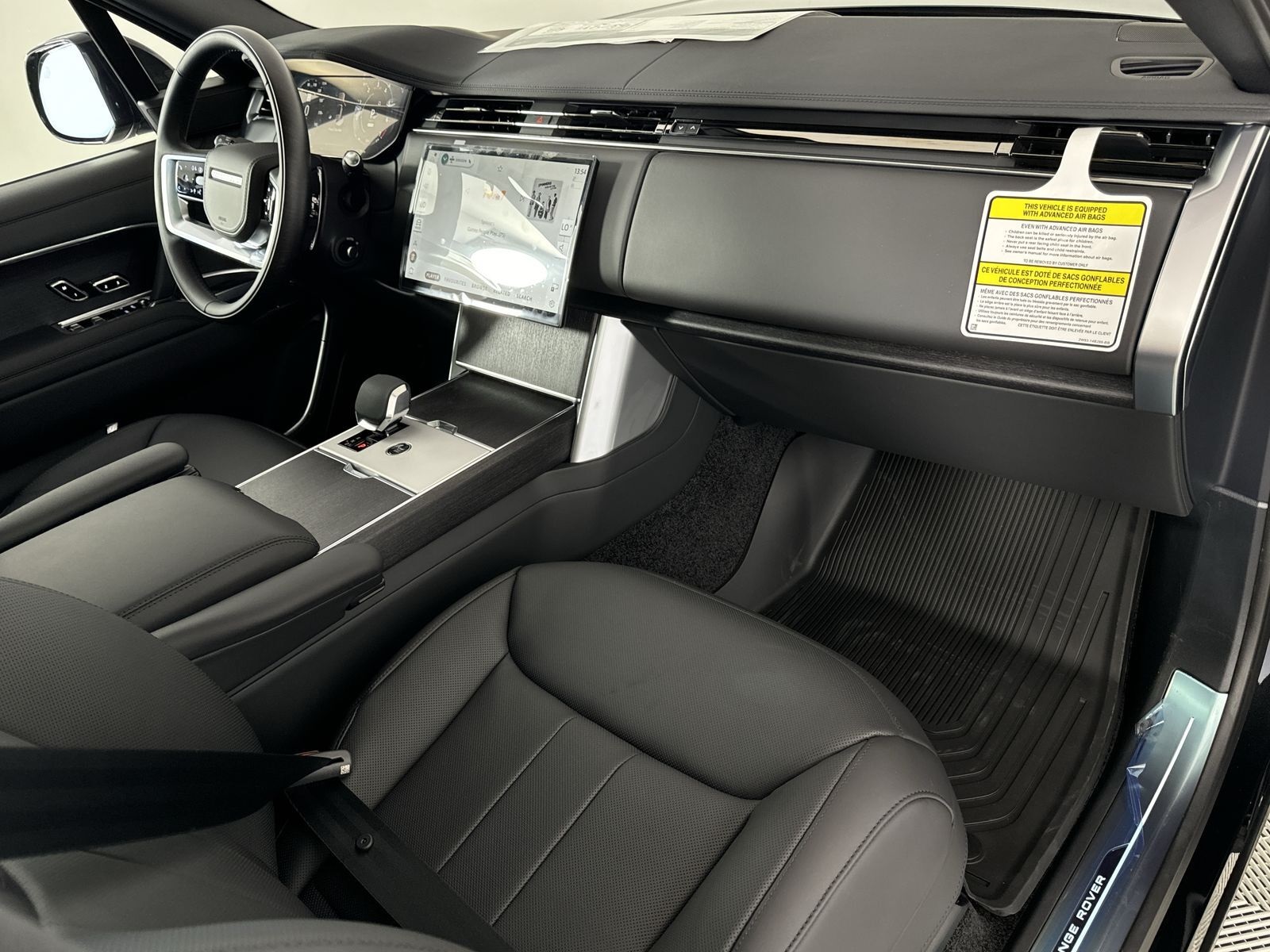 2025 Land Rover Range Rover SE