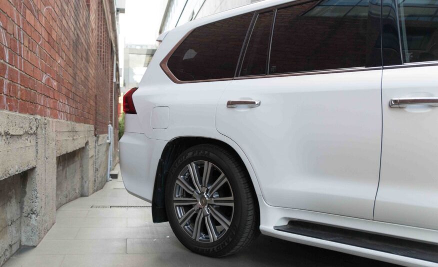 Lexus LX570 2017