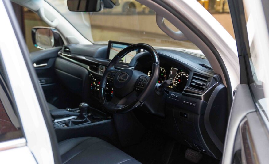 Lexus LX570 2017
