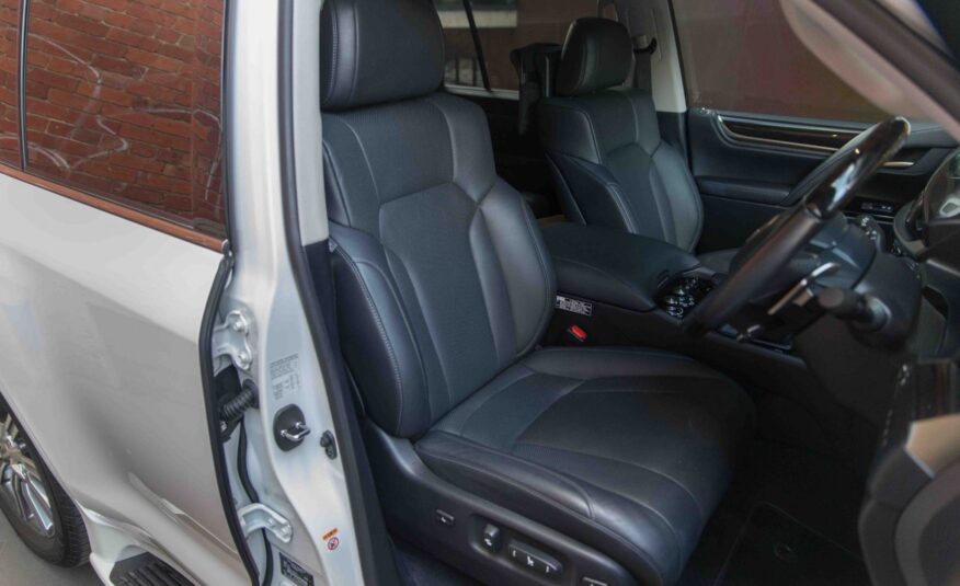 Lexus LX570 2017