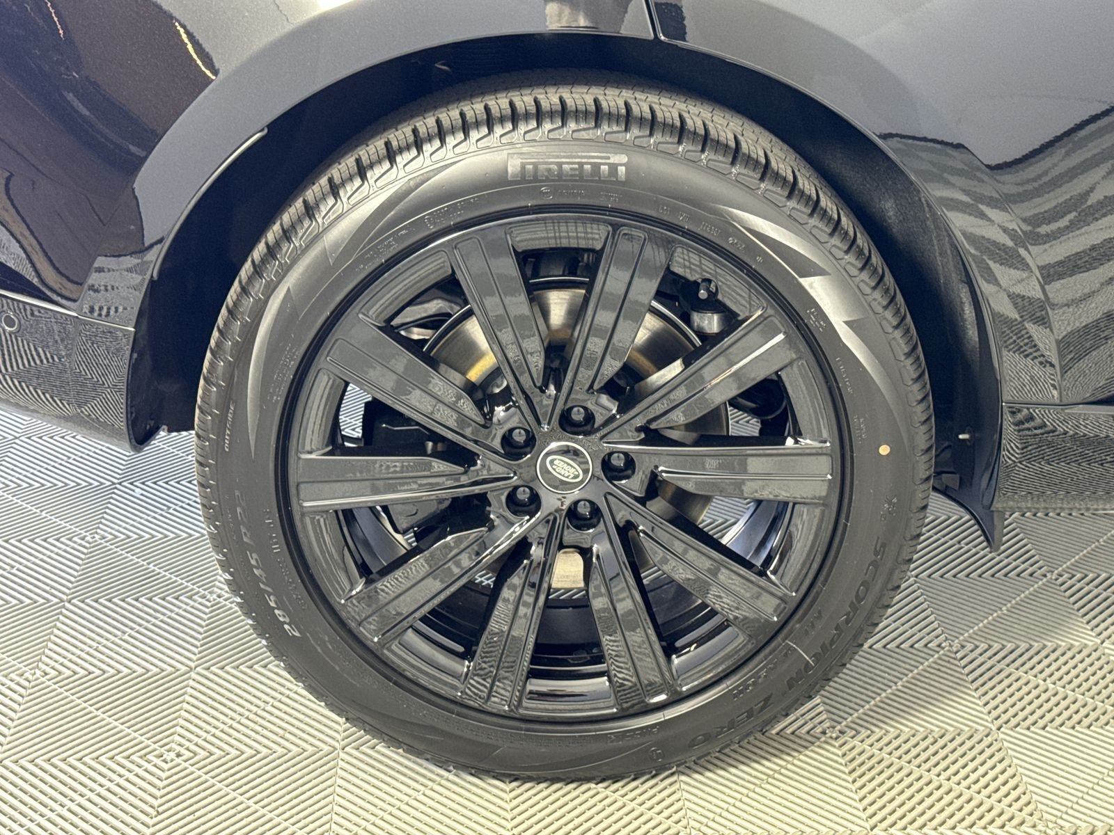 2025 Land Rover Range Rover SE