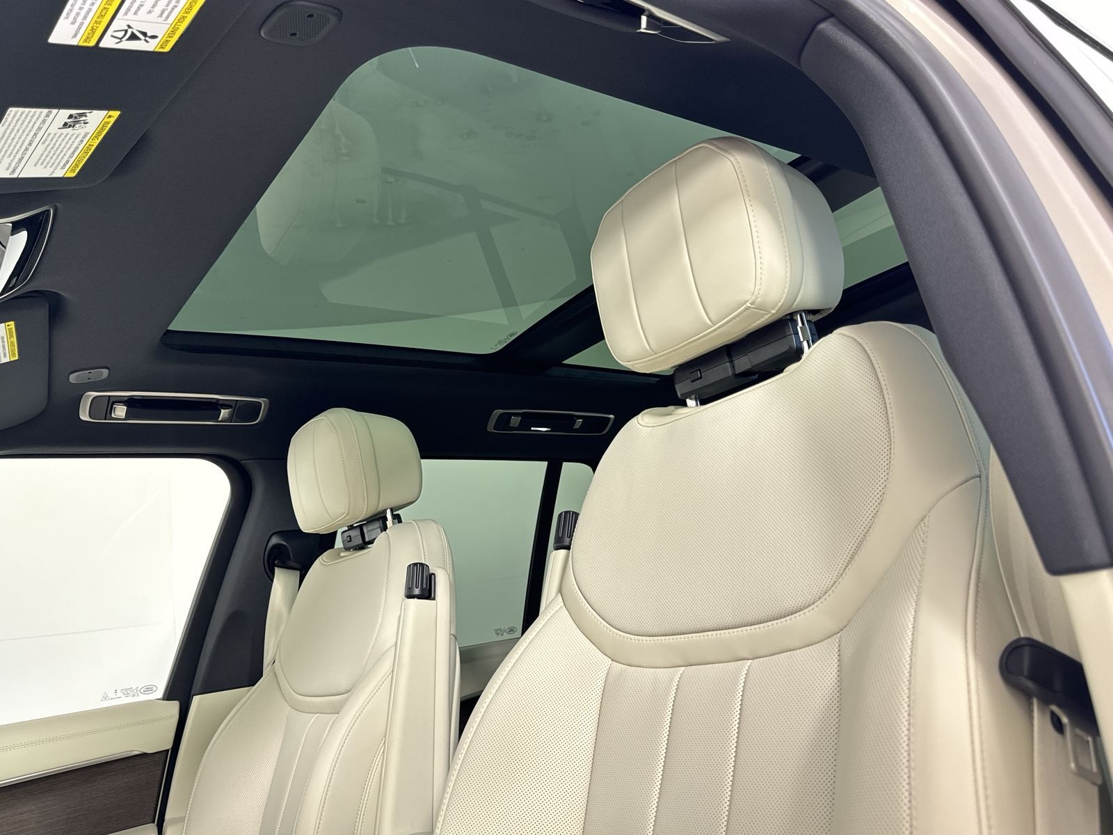 2025 Land Rover Range Rover SE