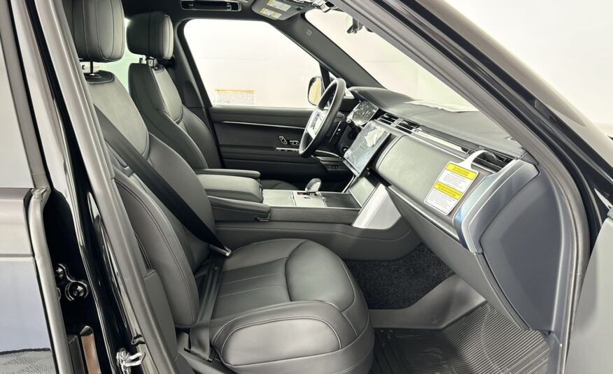 2025 Land Rover Range Rover SE
