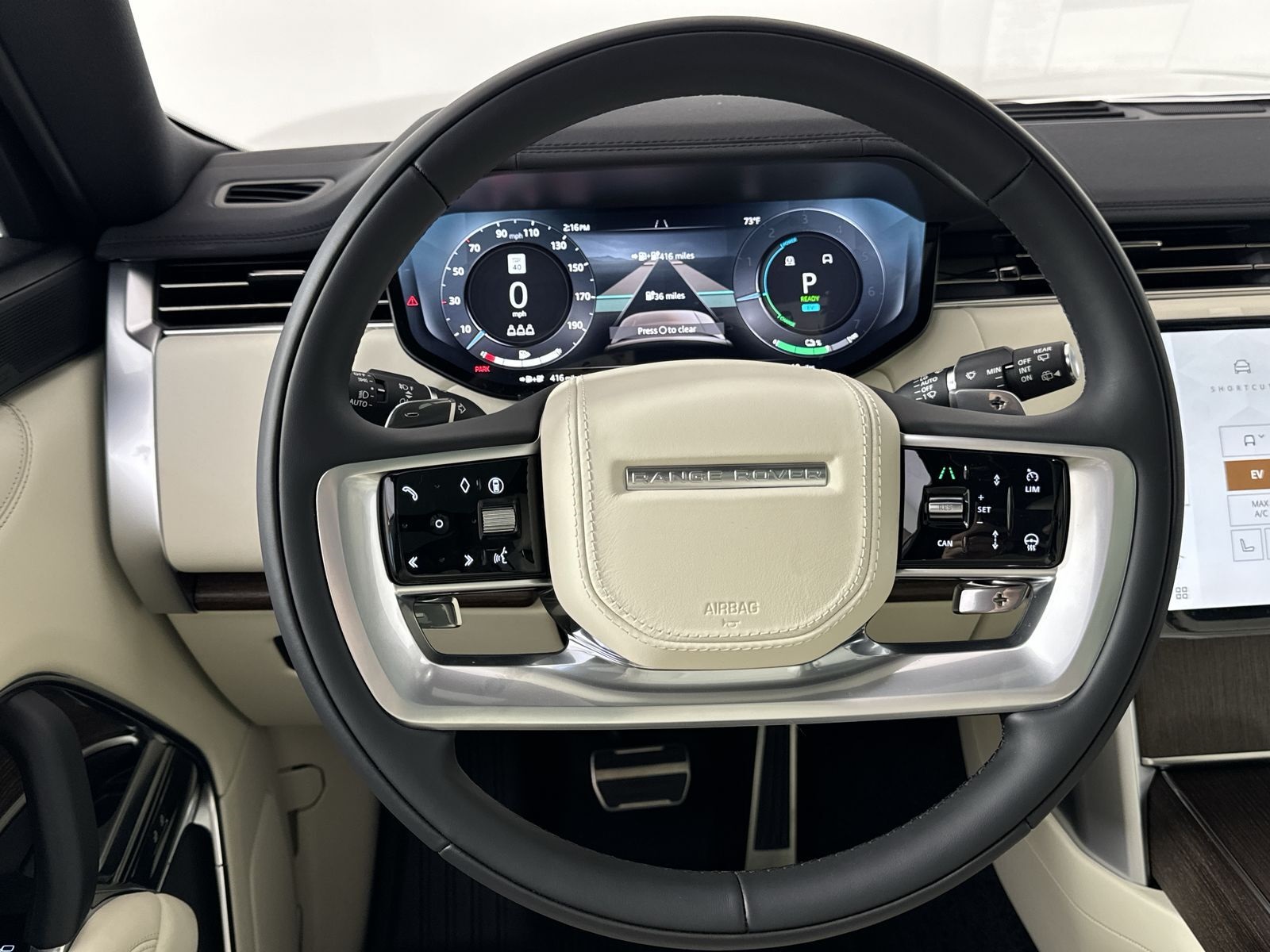 2025 Land Rover Range Rover SE