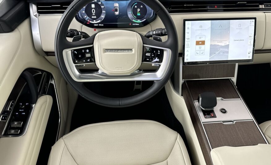 2025 Land Rover Range Rover SE