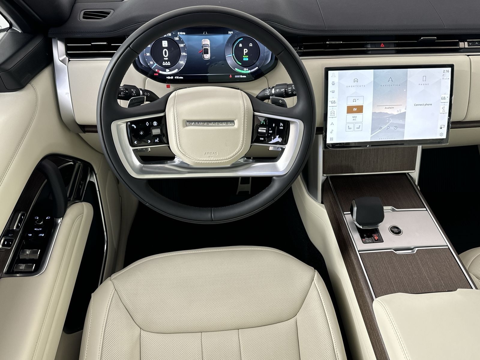 2025 Land Rover Range Rover SE