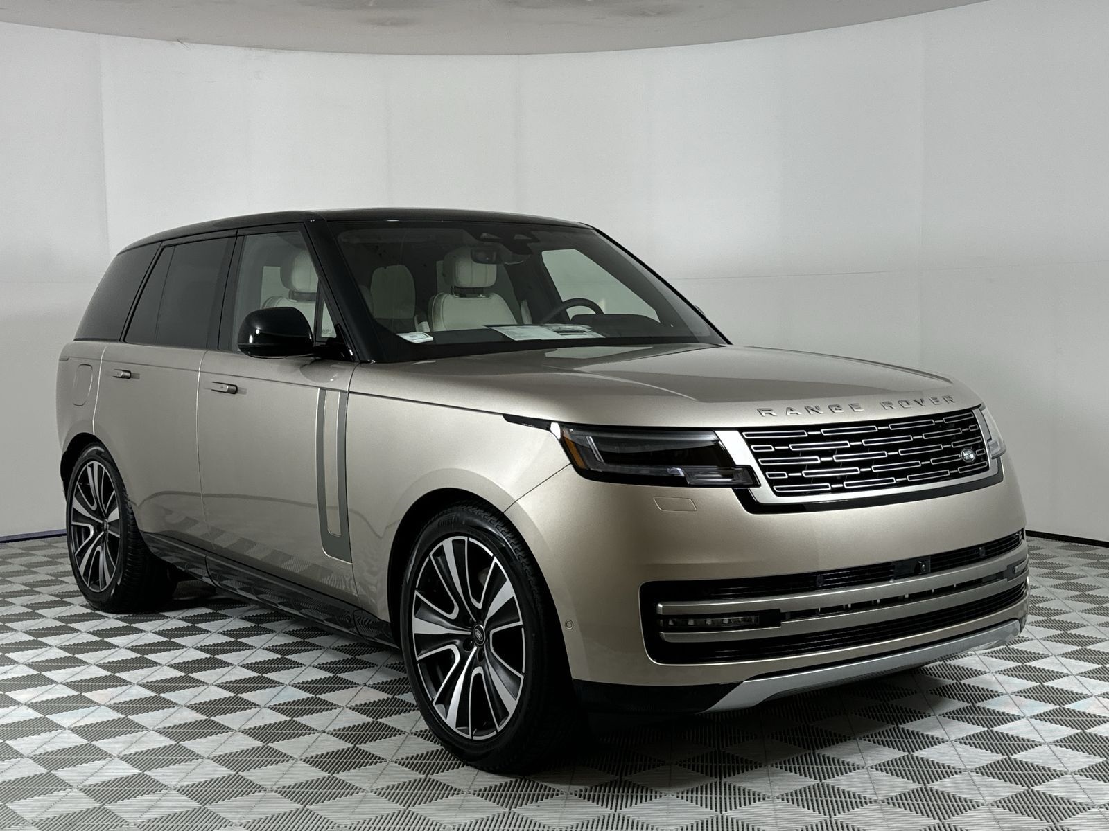 2025 Land Rover Range Rover SE