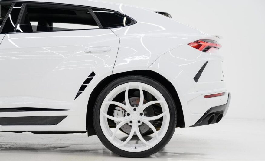 2022 Lamborghini Urus Graphite Capsule