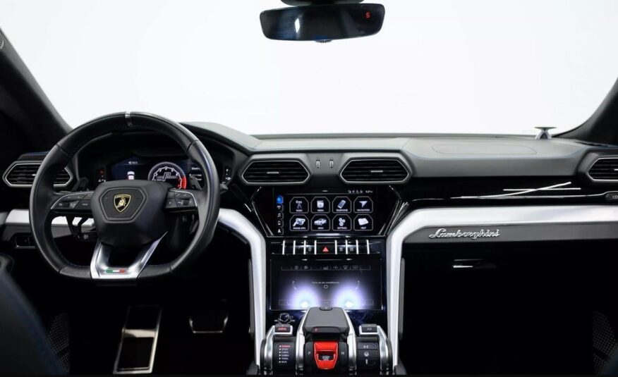 2022 Lamborghini Urus Graphite Capsule