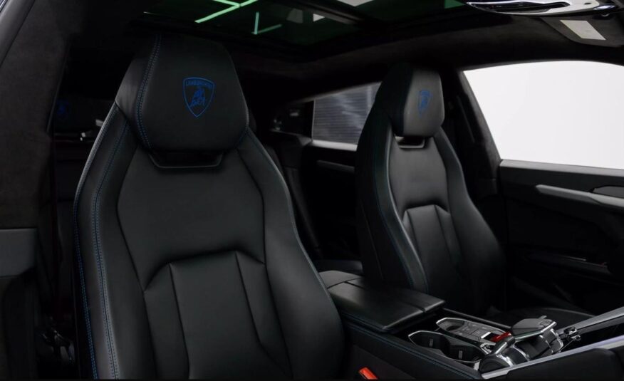 2022 Lamborghini Urus Graphite Capsule