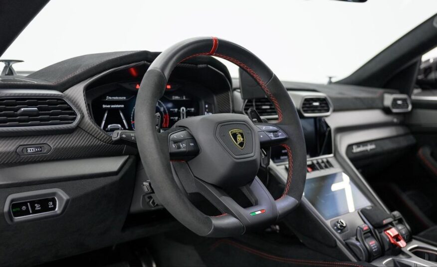 2023 Lamborghini Urus Performante