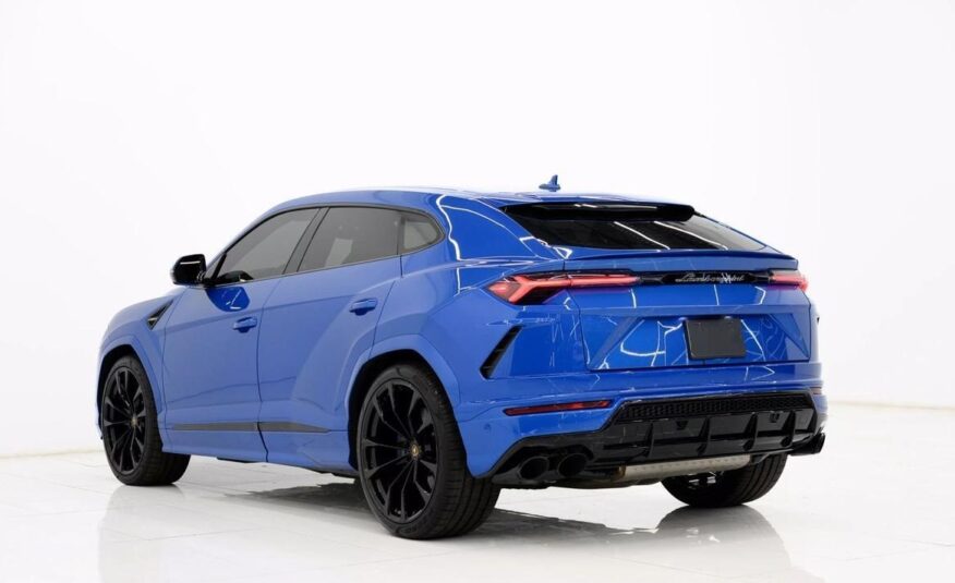 2022 Lamborghini Urus Graphite Capsule