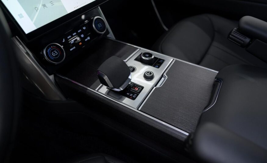 2023 Land Rover Range Rover SE