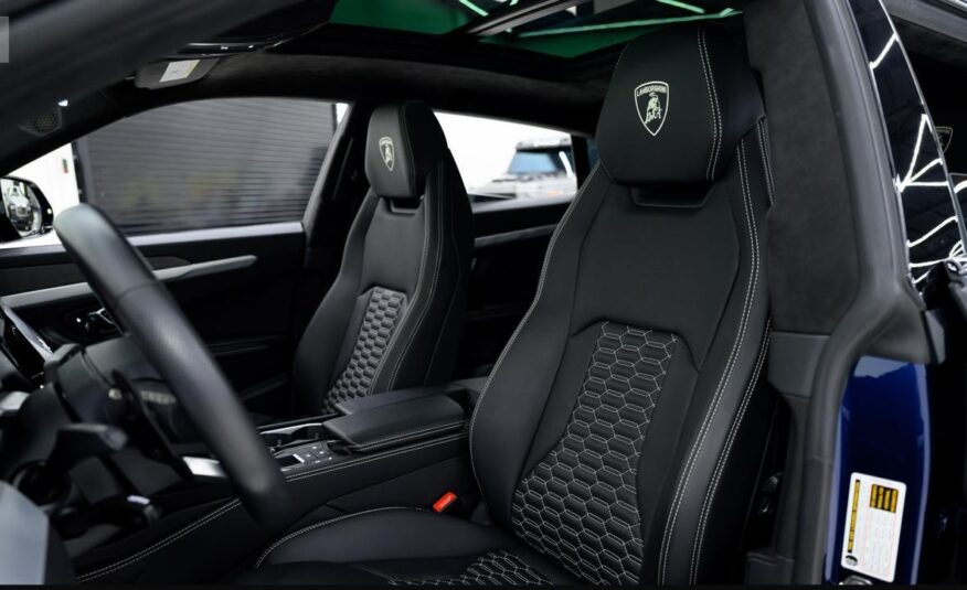 2021 Lamborghini Urus Base