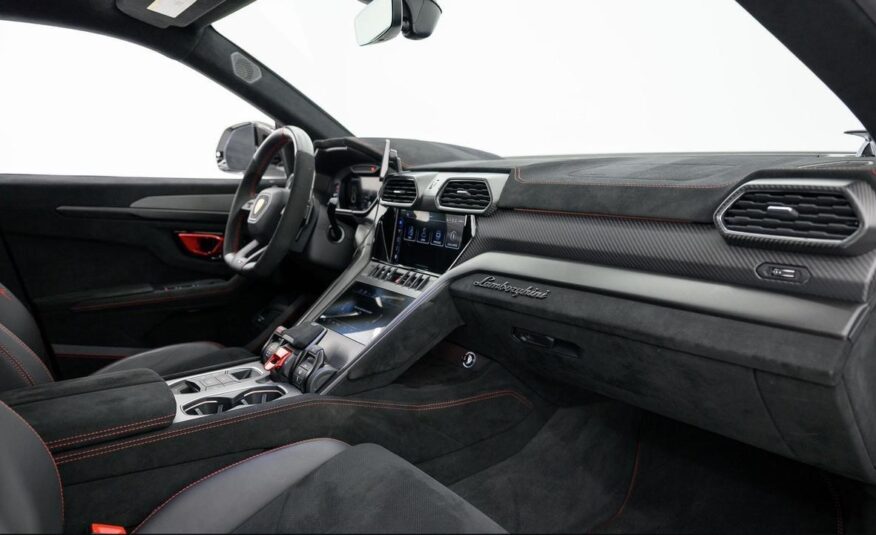 2023 Lamborghini Urus Performante