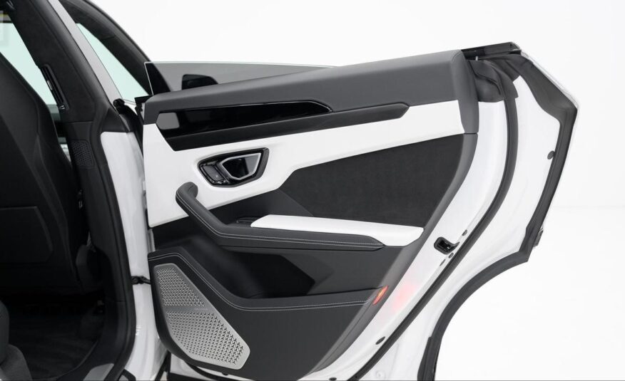 2022 Lamborghini Urus Graphite Capsule