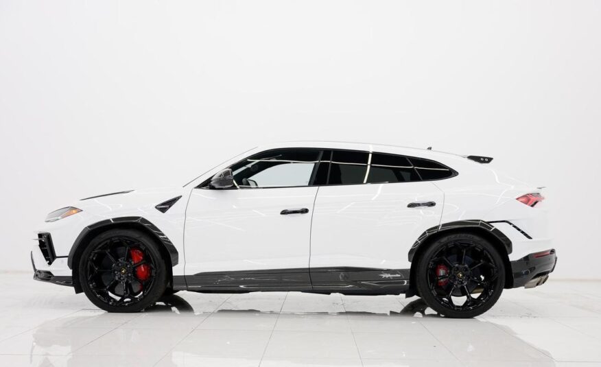 2023 Lamborghini Urus Performante
