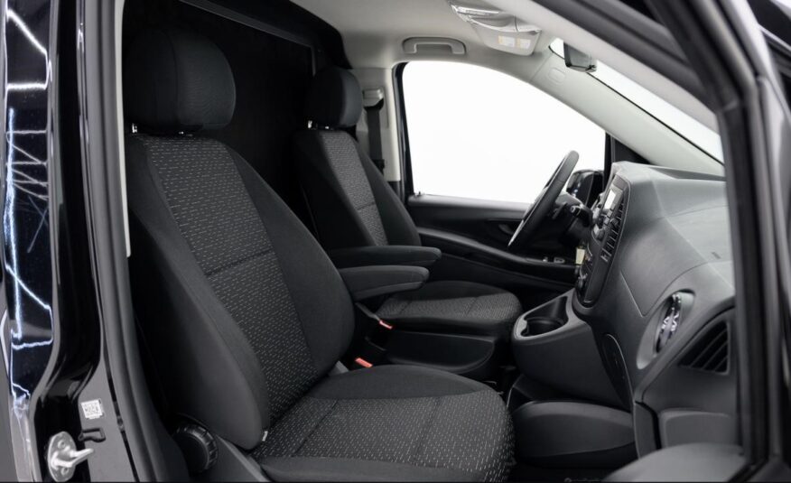 2023 Mercedes-Benz Metris Passenger Van