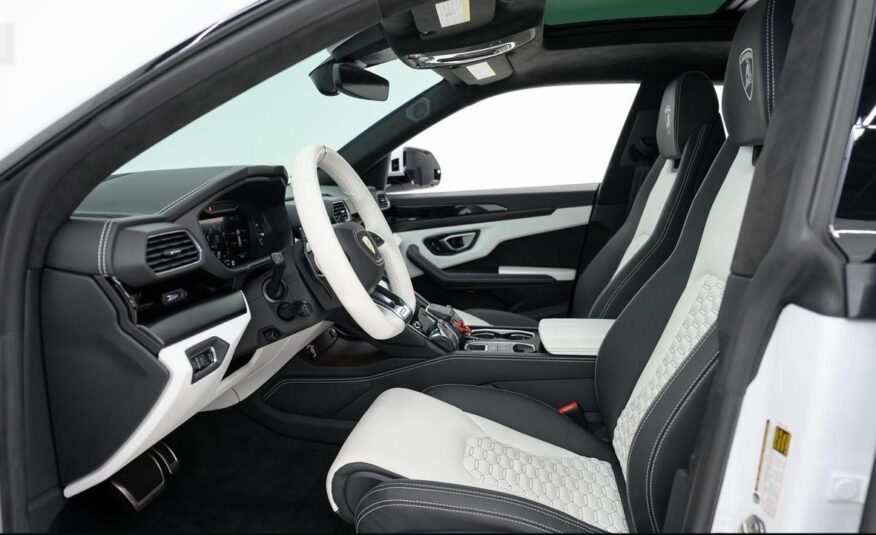 2022 Lamborghini Urus Graphite Capsule