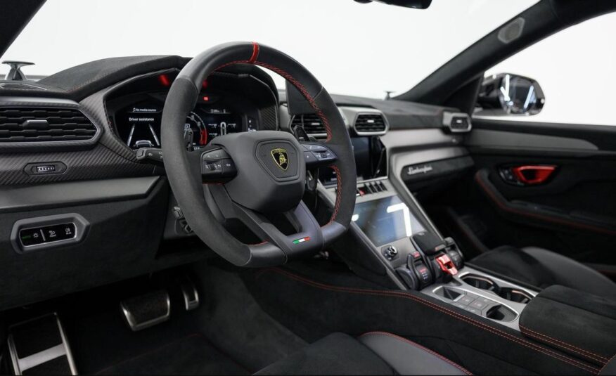 2023 Lamborghini Urus Performante