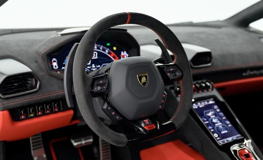 2023 Lamborghini Huracan Tecnica