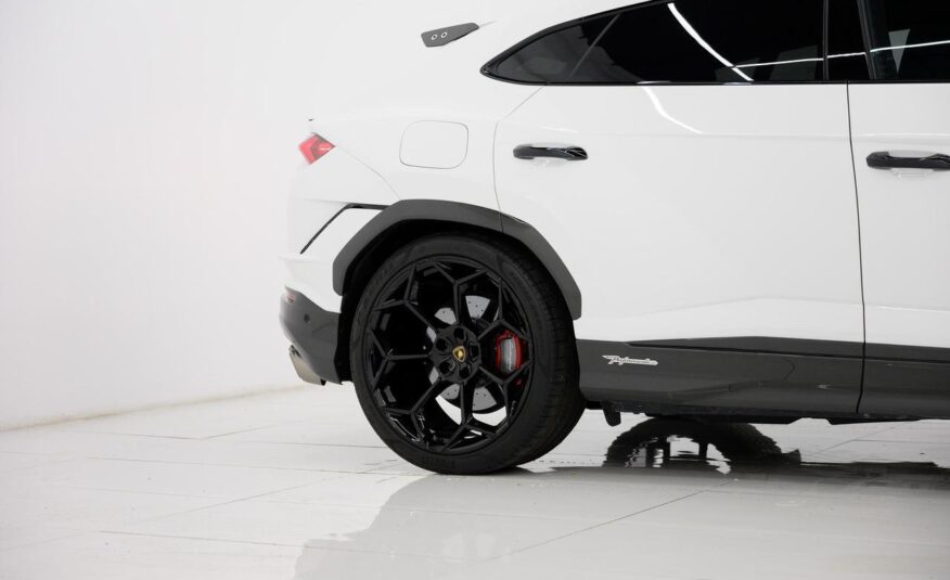 2023 Lamborghini Urus Performante