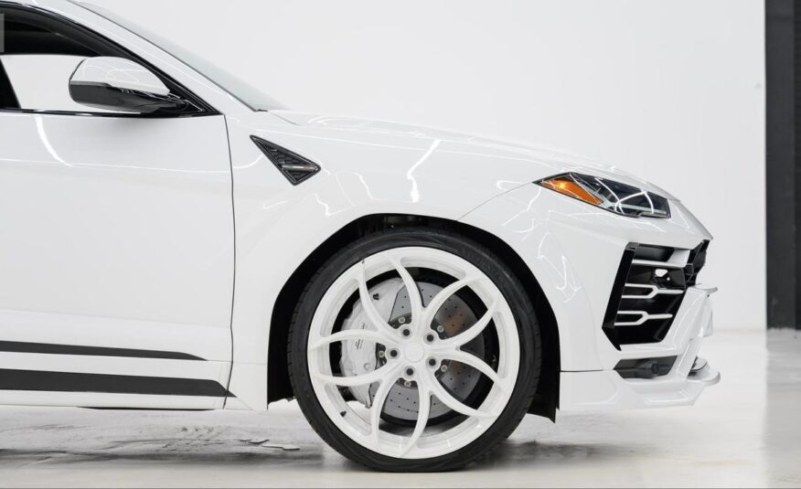 2022 Lamborghini Urus Graphite Capsule