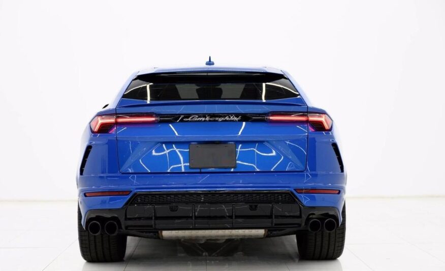 2022 Lamborghini Urus Graphite Capsule