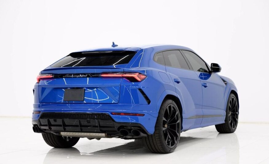 2022 Lamborghini Urus Graphite Capsule