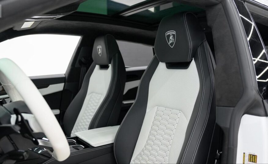 2022 Lamborghini Urus Graphite Capsule