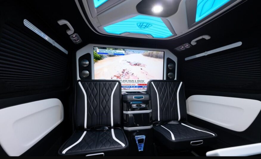 2023 Mercedes-Benz Metris Passenger Van