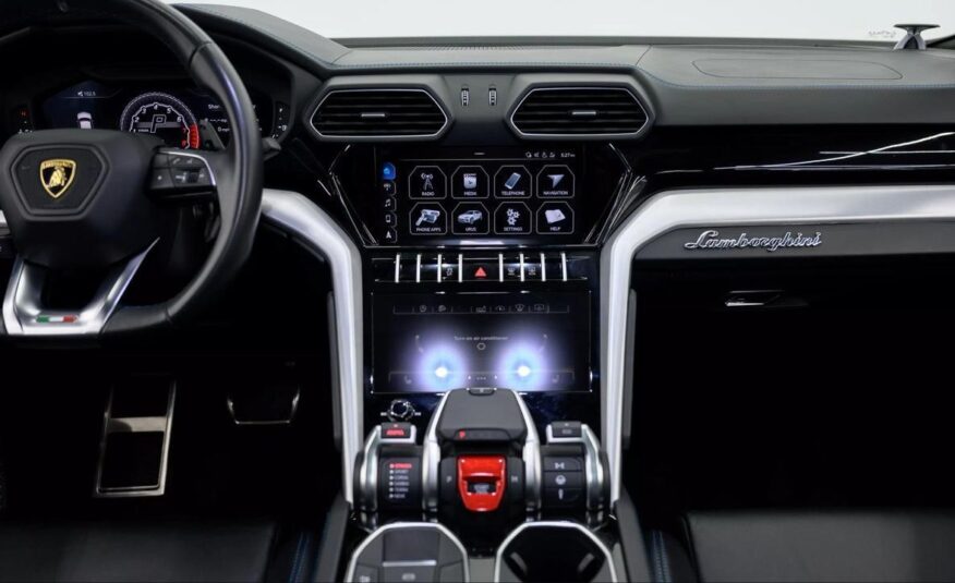 2022 Lamborghini Urus Graphite Capsule