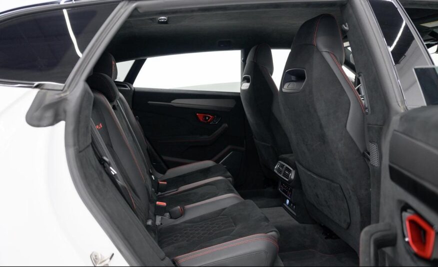 2023 Lamborghini Urus Performante