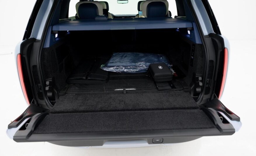 2024 Land Rover Range Rover SV