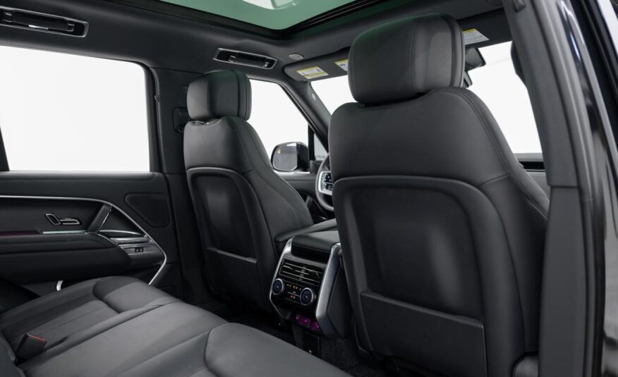 2023 Land Rover Range Rover SE